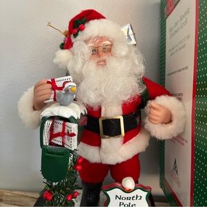 Holiday Scene Musical Santa At North Pole With Light Tested, works.